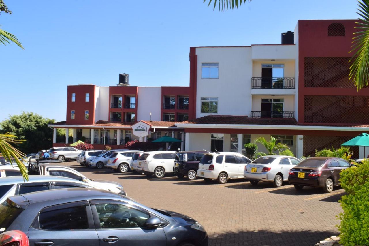 Meru Slopes Hotel Exterior photo