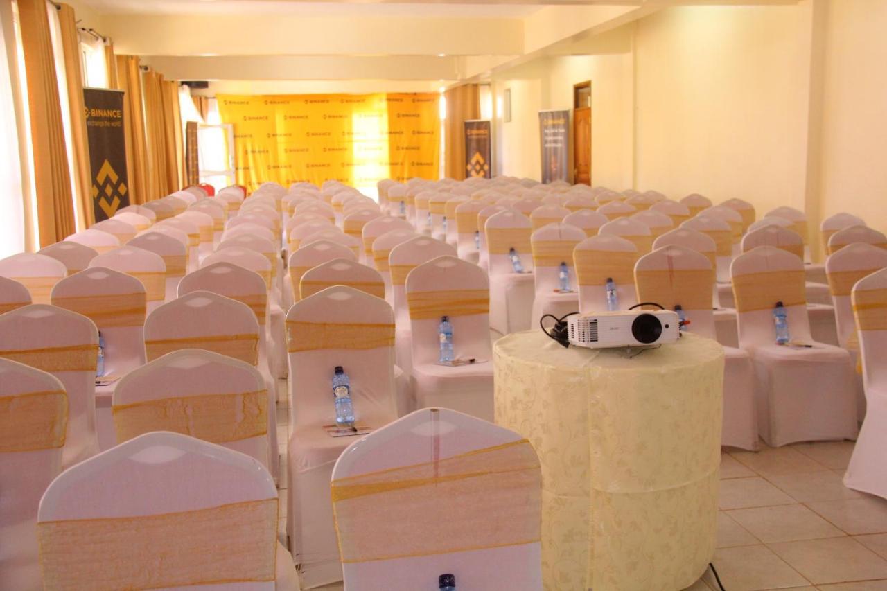 Meru Slopes Hotel Exterior photo