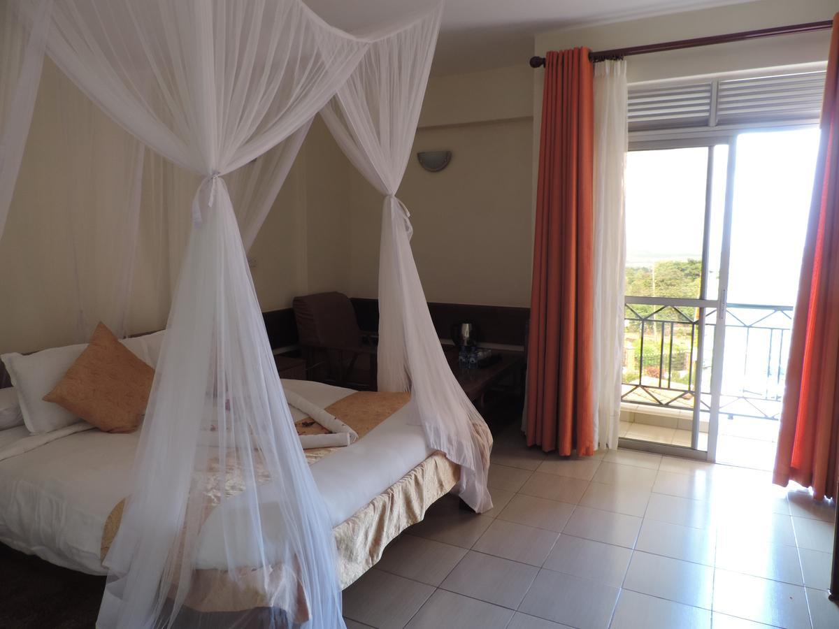 Meru Slopes Hotel Exterior photo
